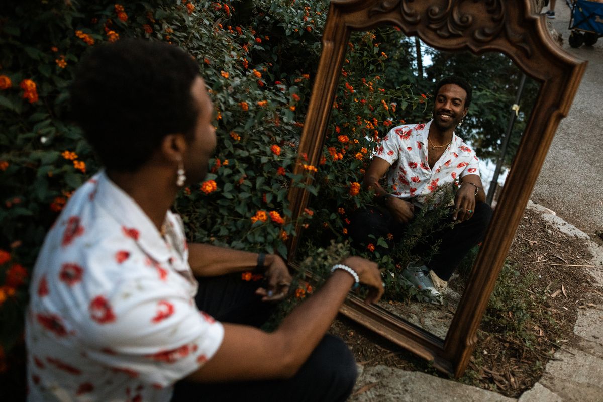 Am I Attractive or Average? The Comparison Trap & Self-Perception Bias
